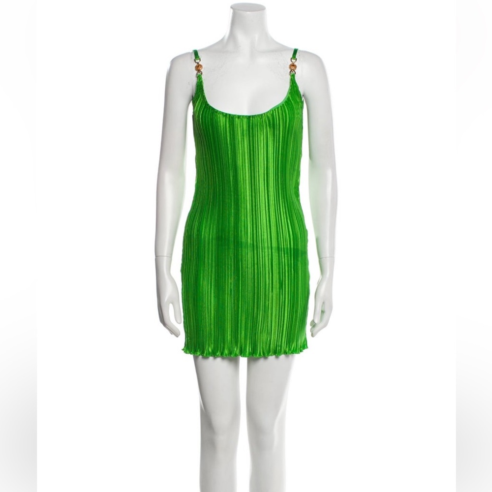 Versace
Green Scoop Neck Mini Dress
Size: XS | US2, IT38